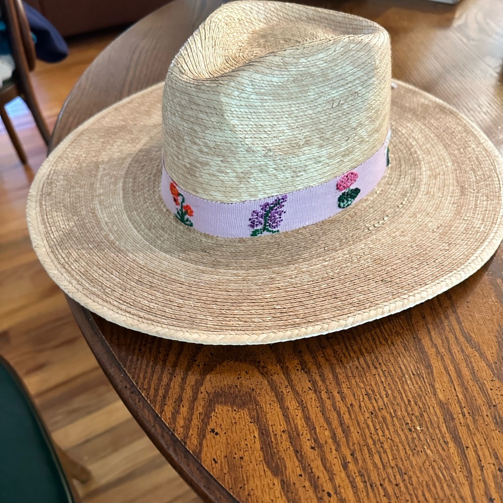 NWOT Sunshine Tienda Hat
